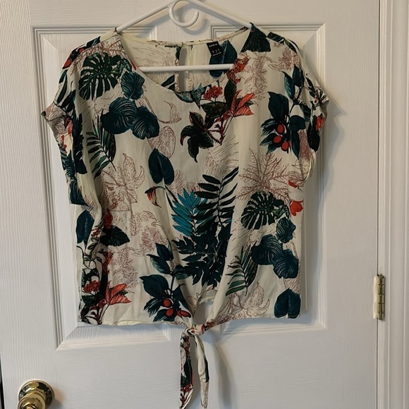 Tie front top - Picture 5 of 5